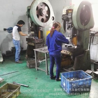 深圳公明焊接加工廠 專(zhuān)業(yè)承接中方通、不銹鋼管件焊接折彎加工
